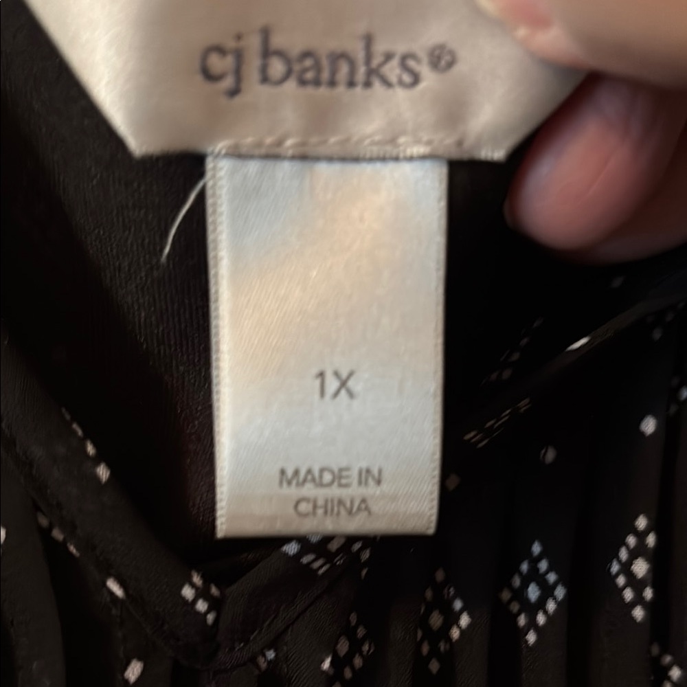 CJ Banks Black and Cream Pleated Blouse - Picture 3 of 5